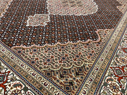 Indo Täbriz Tapijt - (241x175 cm)