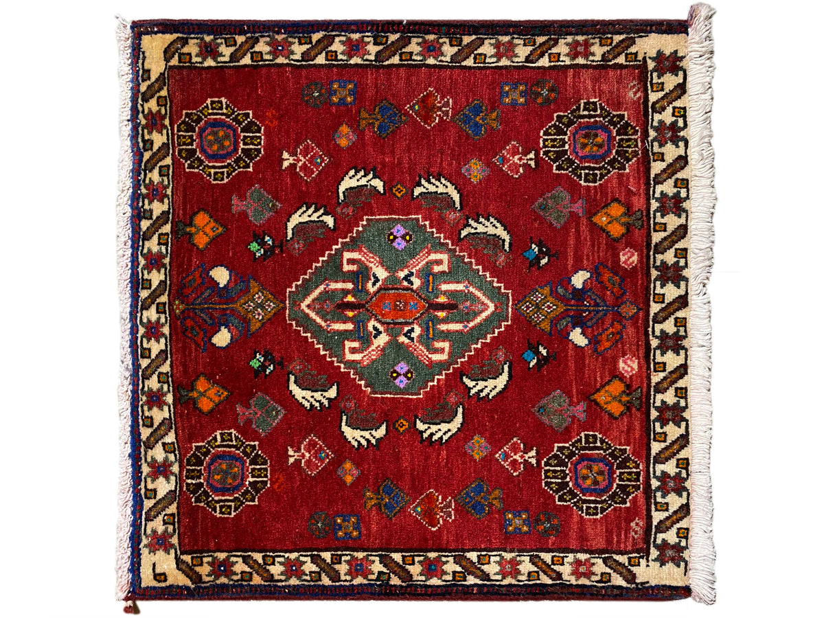 Poshti-tapijt 58x57 cm, rood vintage-ornamentpatroon met randboord en franjes