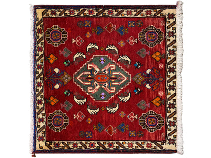 Poshti-tapijt 58x57 cm, rood vintage-ornamentpatroon met randboord en franjes