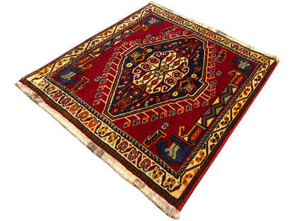 Poshti-tapijt (59×61 cm) vierkant, rood patroon met donkere randen en franjes