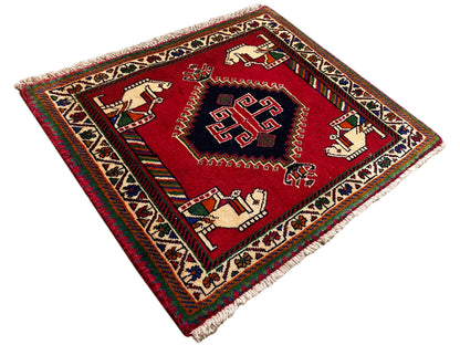 Poshti-tapijt 58x68 cm, rood randontwerp met binnenmedaillon en handen