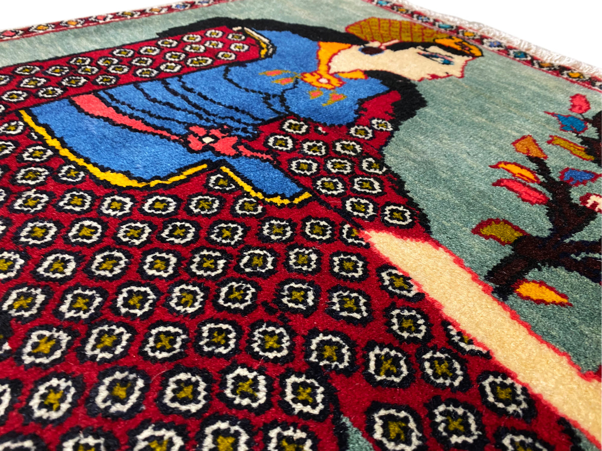 Poshti-vloerkleed 68x63 cm Details: smalle stroken met kleine patronen, figuratief motief, rand met sierrand, franjes