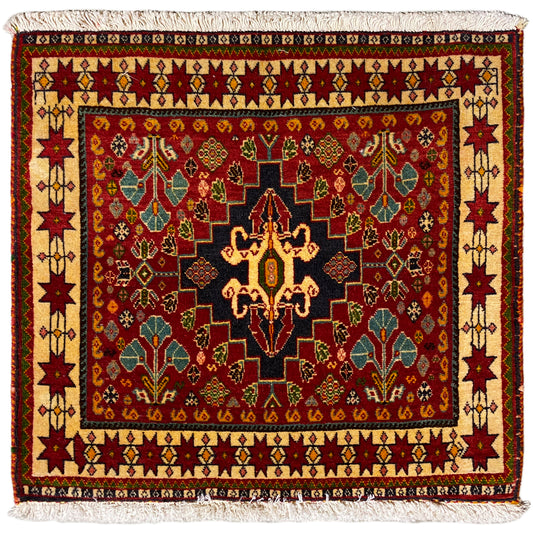 Poshti-tapijt, 60x58 cm, rood patroon met zwart medaillon en franjes