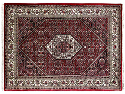 Traditioneller Bidjar Teppich aus 100 Prozent Wolle rot 245x172