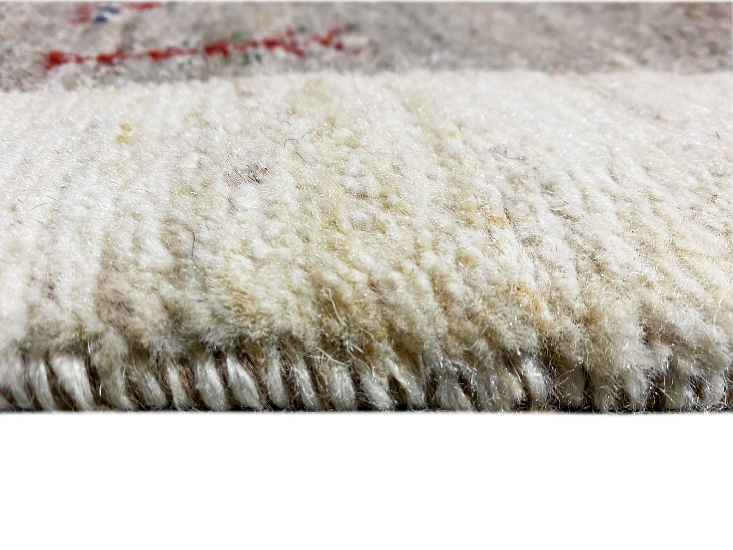 Langer Flurläufer Gabbeh aus Wolle in Naturtönen grau beige