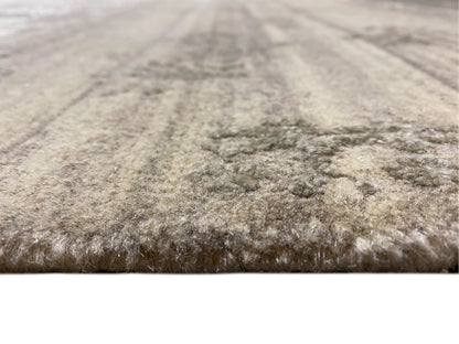 Abstrakter Designer Teppich für minimalistisches Interieur