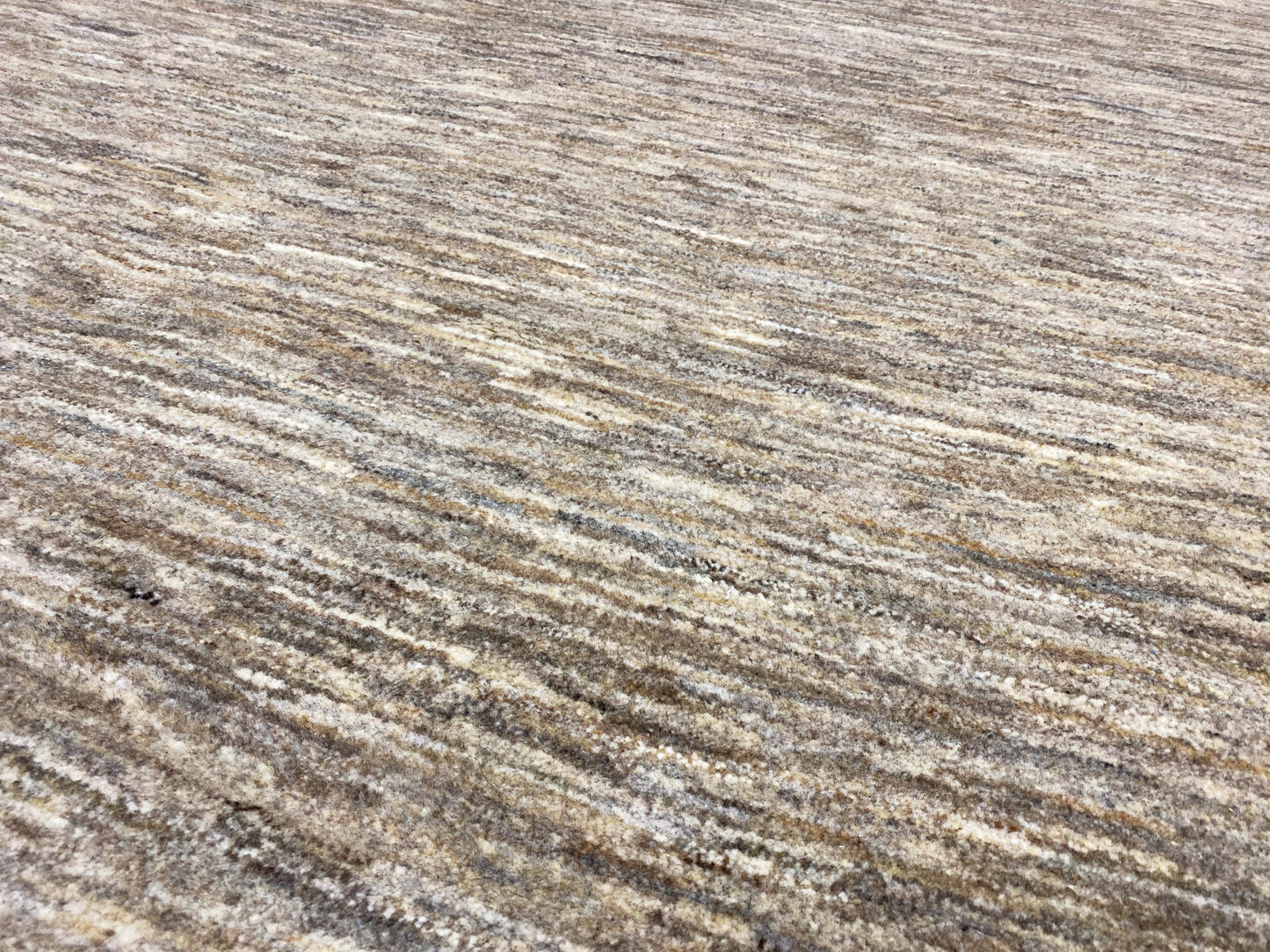 Zeitloser Gabbeh Teppich in neutralen Beigetönen