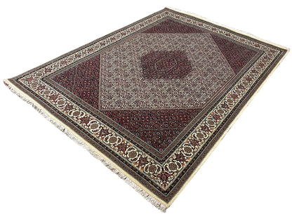 Traditioneller Bidjar Teppich aus reiner Wolle, luxuriöser Look